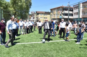 Posbıyıktan 2 halı saha daha