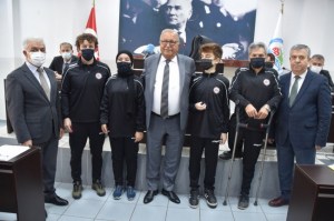 Şampiyonlara altın