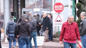 Şahin,  Erdemir emekçilerine Hayırlı olsuna gitti